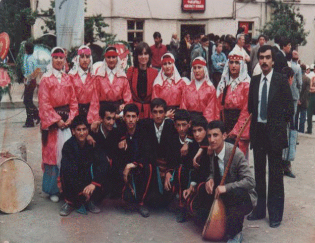 Folklor takımında yer alan öğrencilerimle- 1986