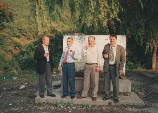 Boluya bir panele giderken –Soldan sağa: Doç.Dr. Yılmaz GÜNEY- Mustafa Turan- Prof.Dr.Harun Taşkın-  Prof. Dr.Ali Seyyar