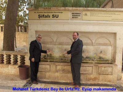 Mehmet Türkdeniz Bey ile Urfa Hz. Eyüp Makamında